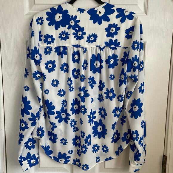 Cabi Florist Blouse Top Blue White Sz M V-Neck Long Sleeve Button Up Cottagecore - Picture 3 of 10